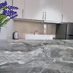 A6 Golden View Apartment *
