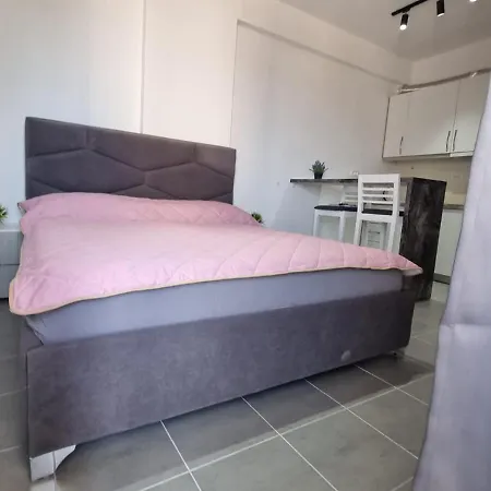 Garden Sea View Apartment Sarande