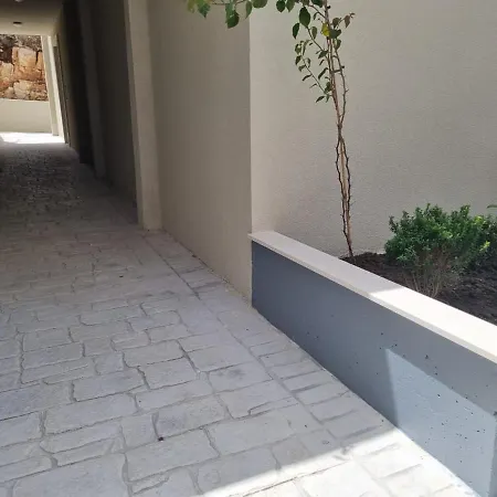 Garden Sea View Apartment